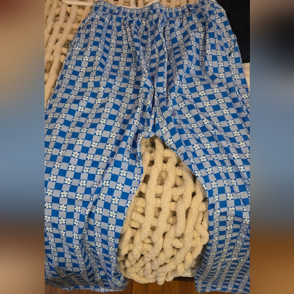 pants - Picture 2 of 3